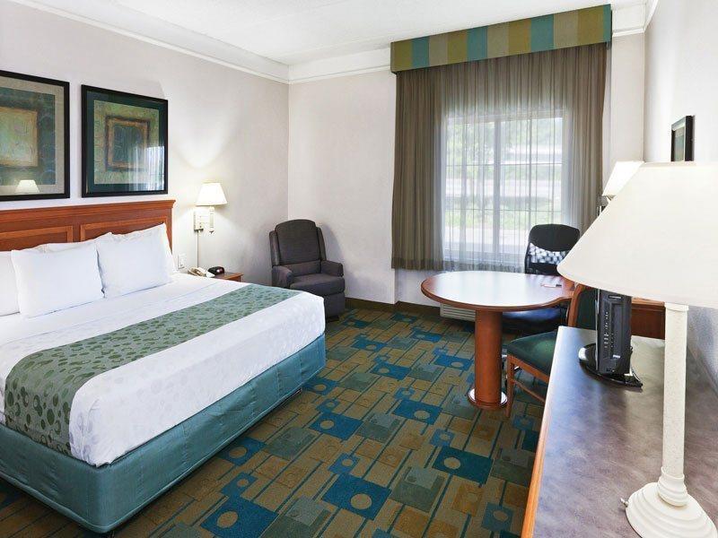 La Quinta Inn & Suites By Wyndham Houston Bush Iah South Εξωτερικό φωτογραφία